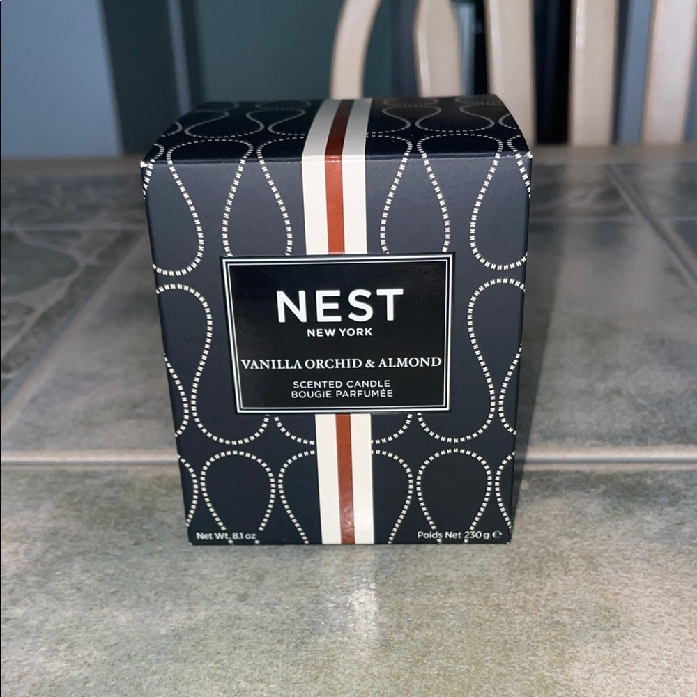 NEST Fragrances Vanilla Orchid & Almond Candle - Black and White